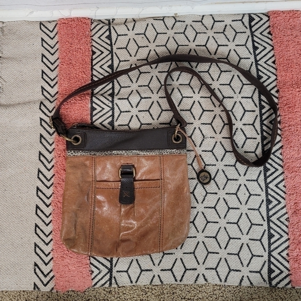 THE SAK KENDRA CROSSBODY IN CAMEL TAN LEATHER
